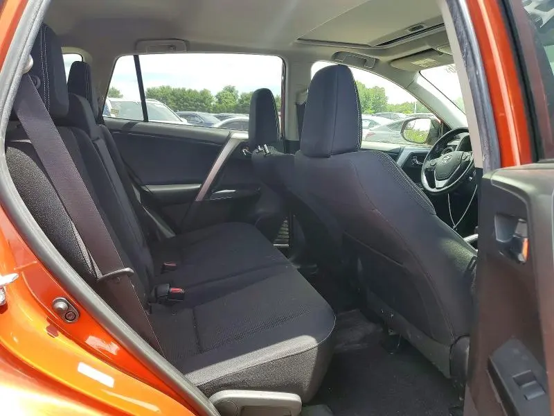 2016 TOYOTA RAV4 XLE  