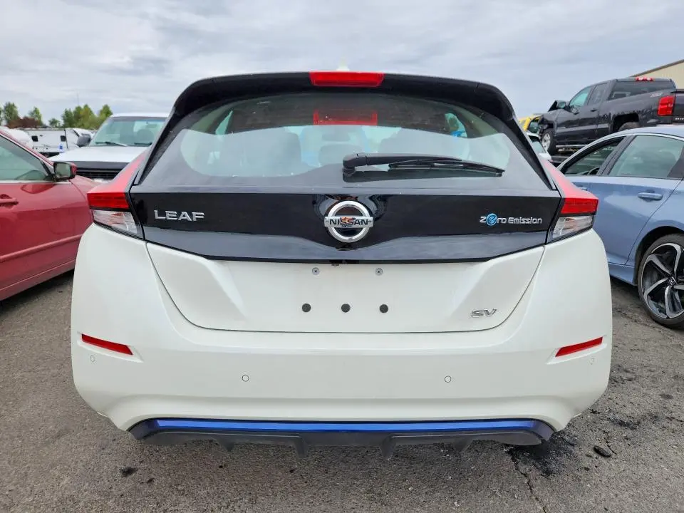 2022 NISSAN LEAF SV  