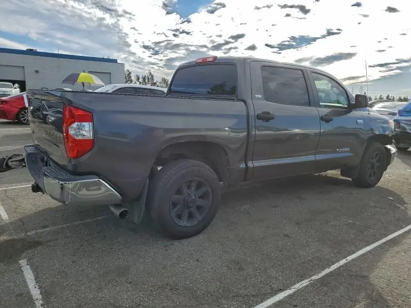 2015 TOYOTA TUNDRA CREWMAX SR5  