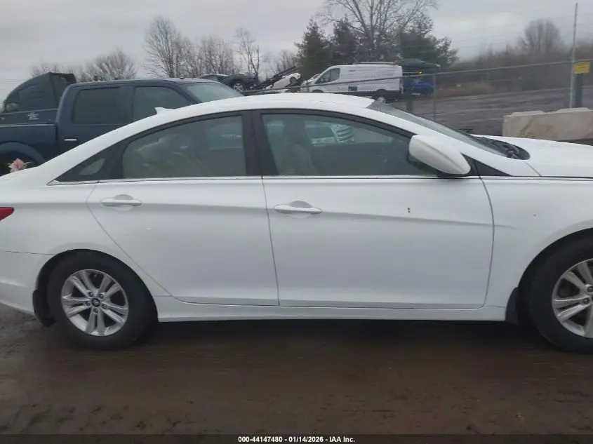 2013 HYUNDAI SONATA GLS