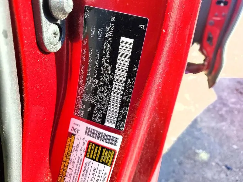 2021 TOYOTA SIENNA XLE  