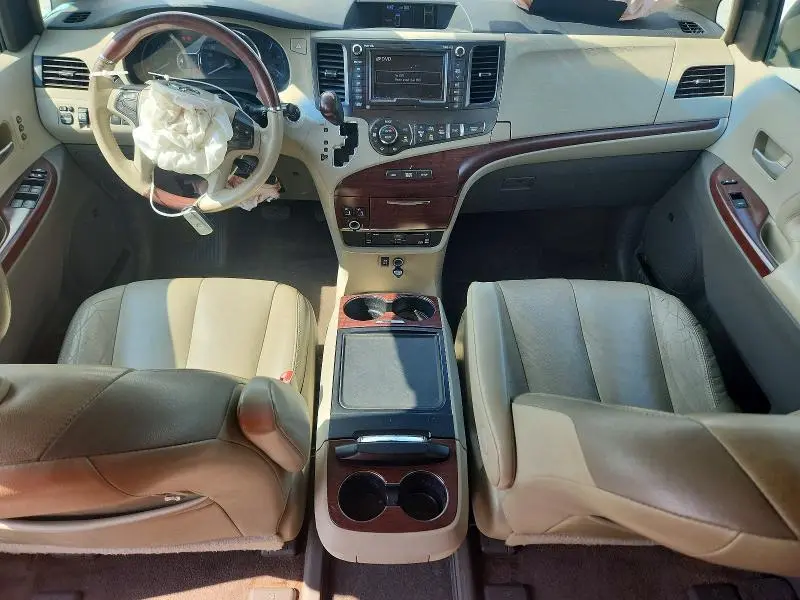 2014 TOYOTA SIENNA LIMITED 7-PASSENGER  