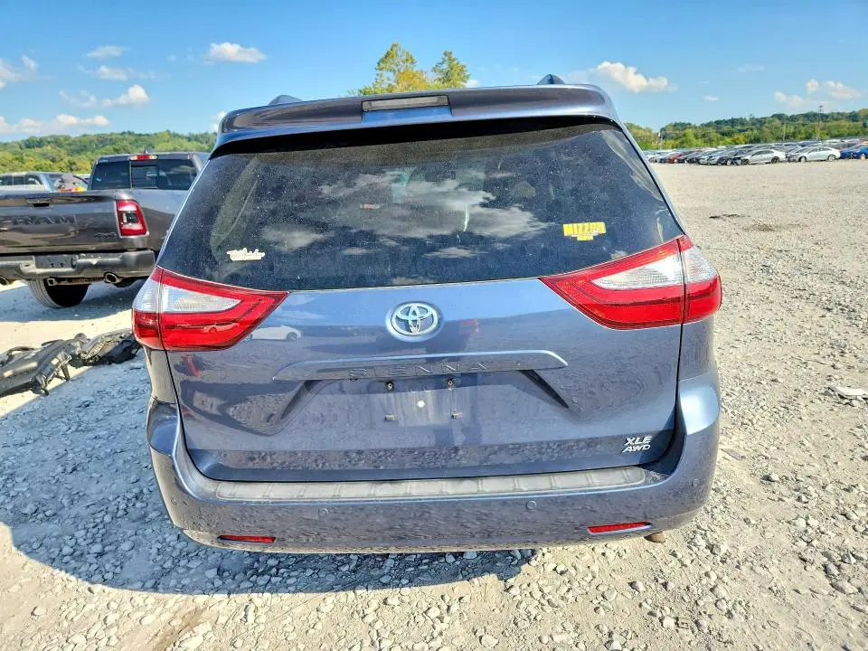 2015 TOYOTA SIENNA XLE PREMIUM 7-PASSENGER  