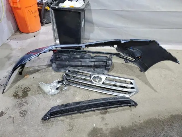 2013 TOYOTA HIGHLANDER BASE  