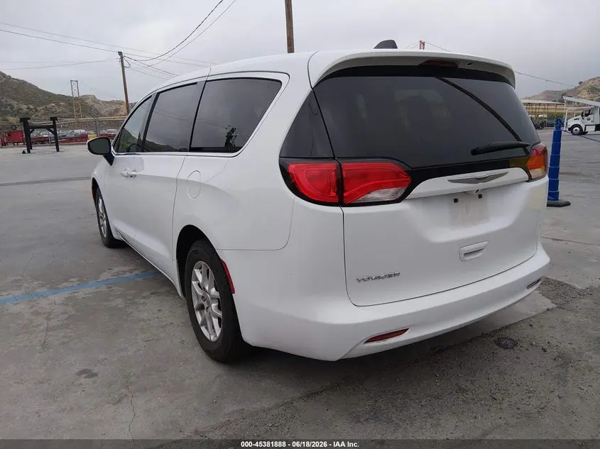 2022 CHRYSLER VOYAGER LX