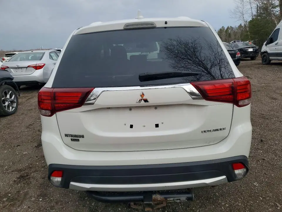 2018 MITSUBISHI OUTLANDER ES  