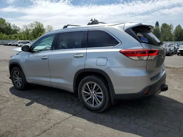 2017 TOYOTA HIGHLANDER SE  