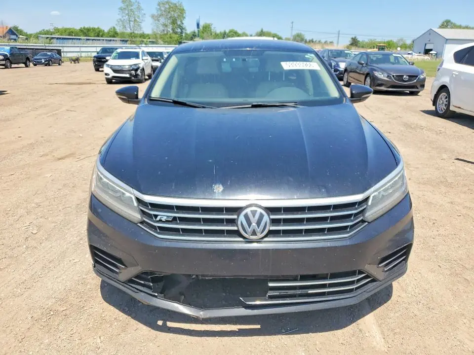 2016 VOLKSWAGEN PASSAT   