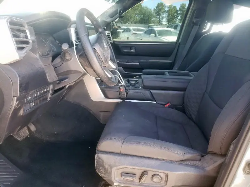 2025 TOYOTA TUNDRA CREWMAX SR  