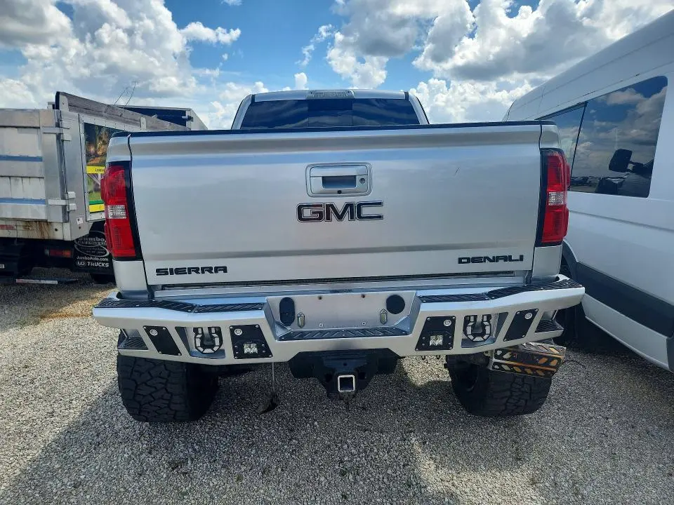 2018 GMC SIERRA K2500 DENALI  