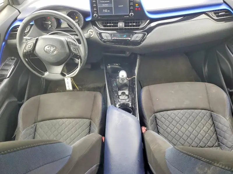 2021 TOYOTA C-HR XLE  