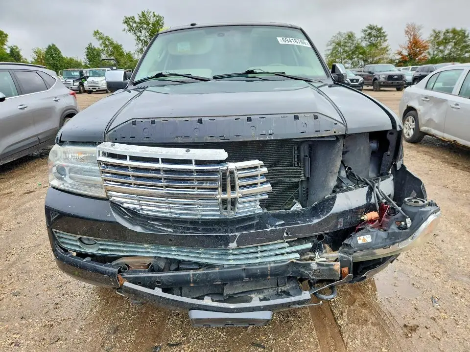 2011 LINCOLN NAVIGATOR   