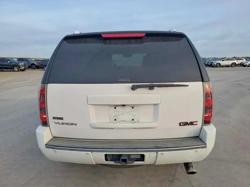 2010 GMC YUKON DENALI  