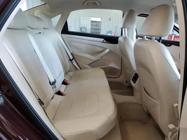 2013 VOLKSWAGEN PASSAT SE