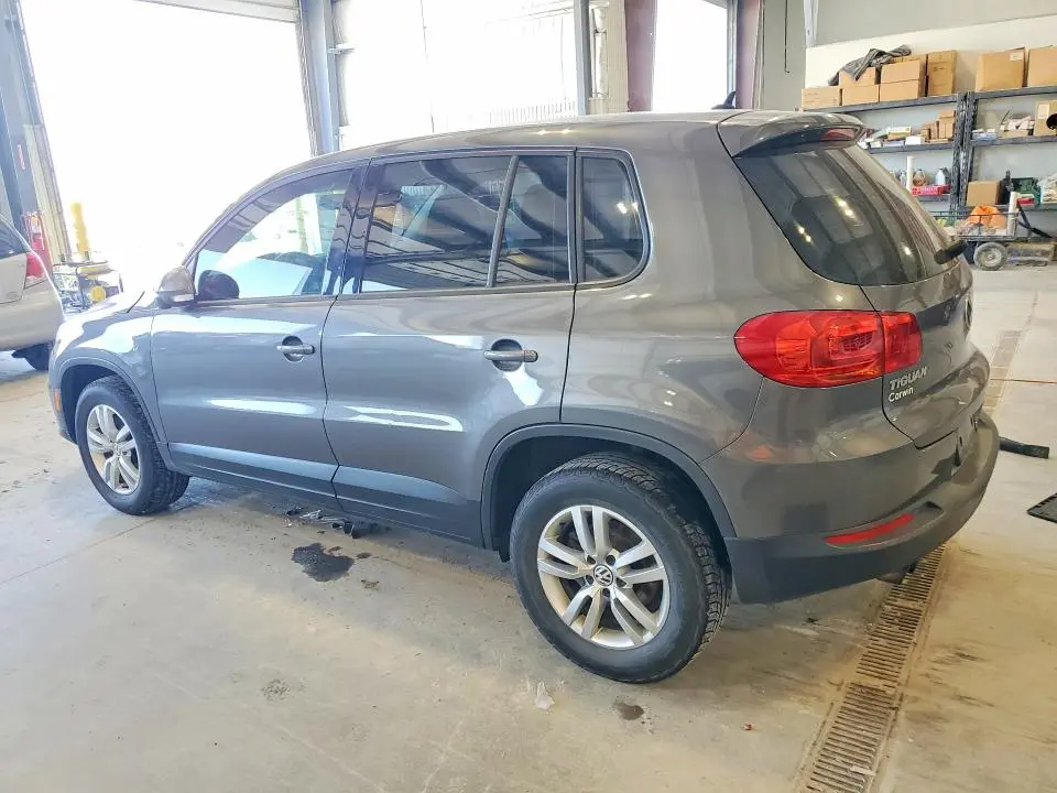 2013 VOLKSWAGEN TIGUAN S  
