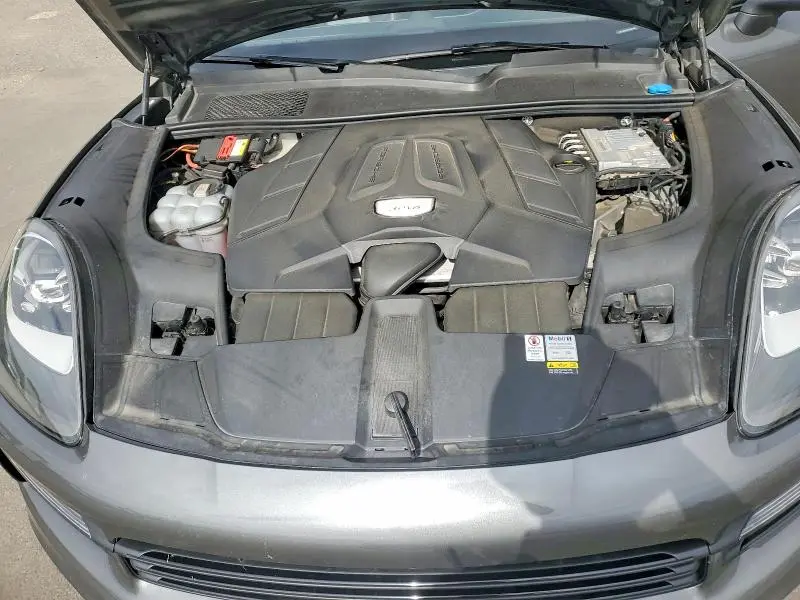2022 PORSCHE CAYENNE   