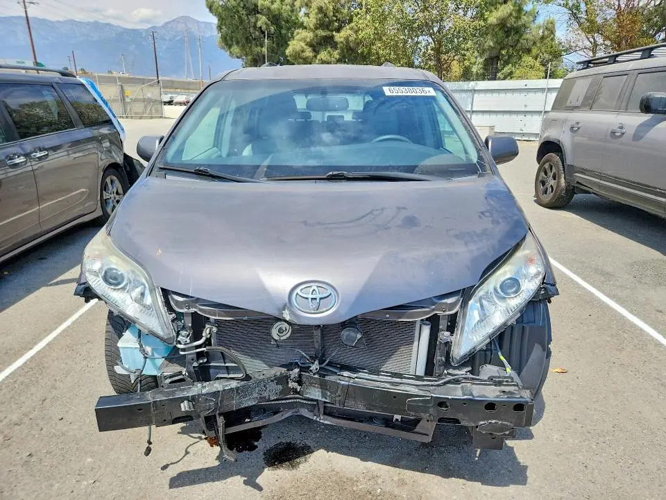2017 TOYOTA SIENNA XLE 8-PASSENGER  