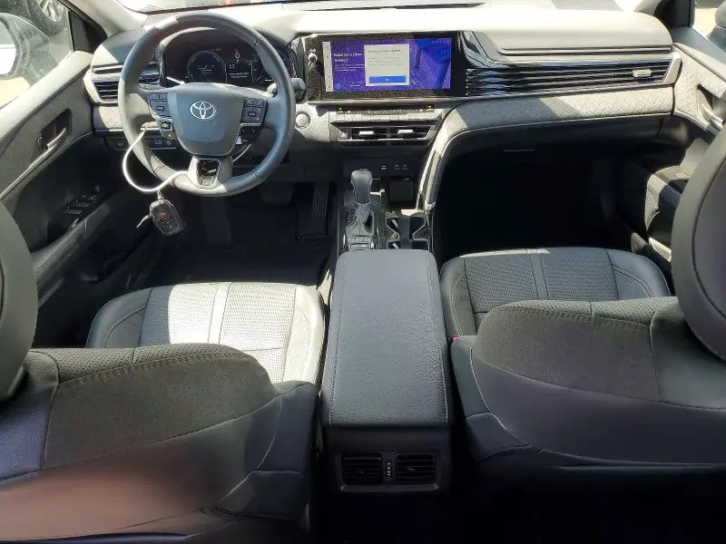 2025 TOYOTA CAMRY XLE  