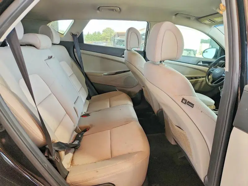 2017 HYUNDAI TUCSON SE  