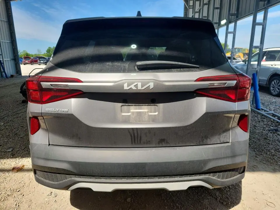 2022 KIA SELTOS LX  