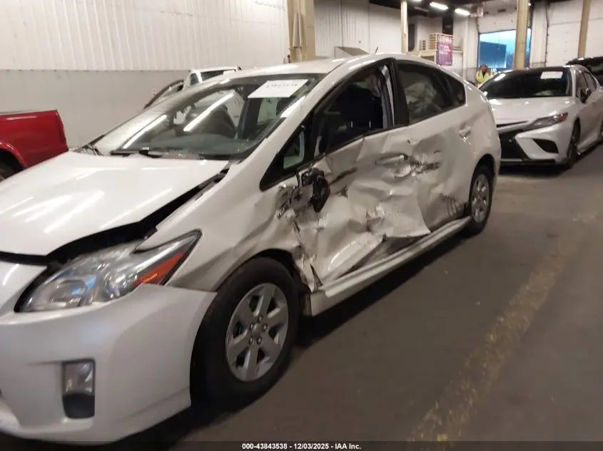 2011 TOYOTA PRIUS TWO