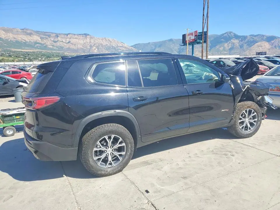 2026 GMC ACADIA AT4  