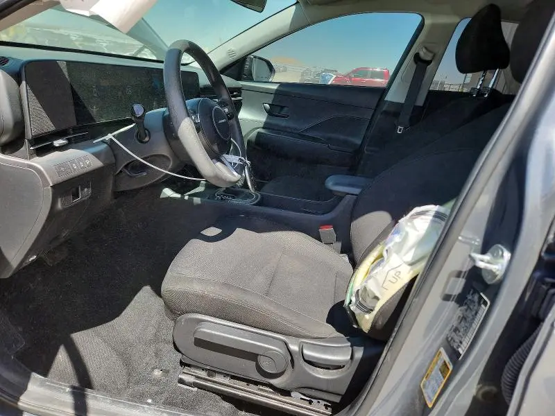 2024 HYUNDAI KONA SE  