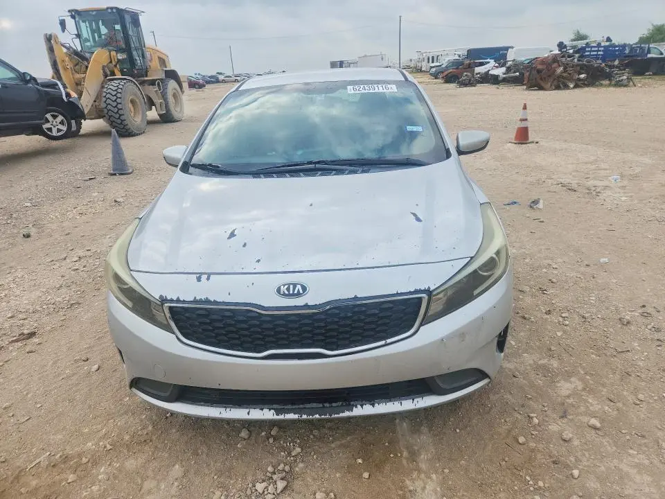 2017 KIA FORTE LX  