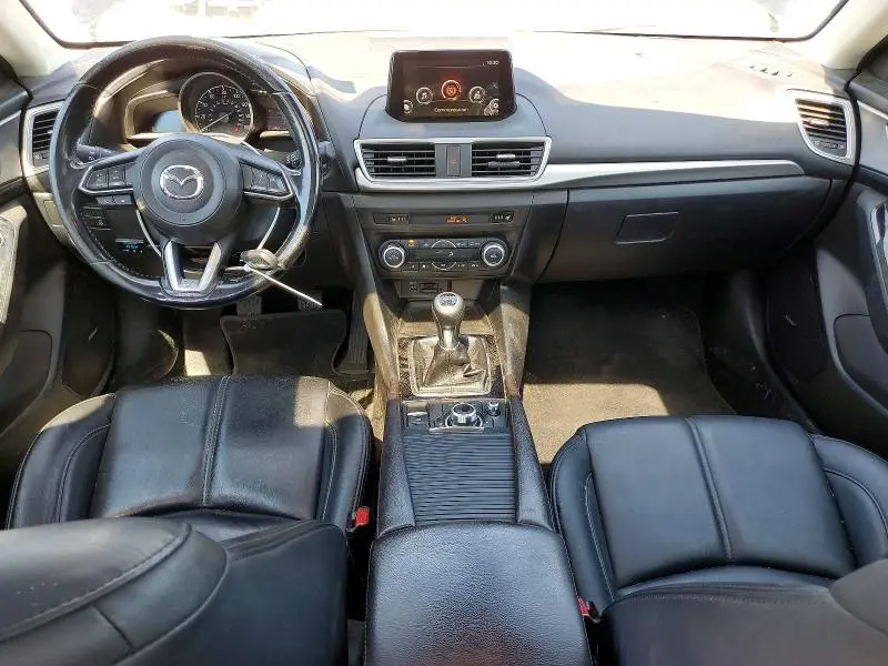 2018 MAZDA 3 TOURING  