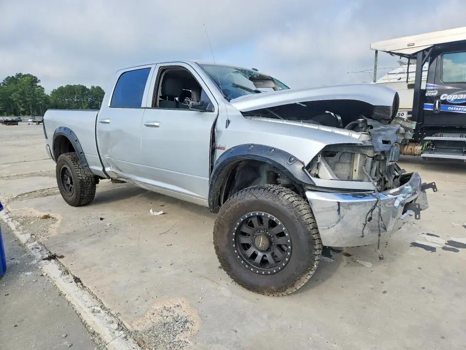 2014 RAM 2500 SLT  