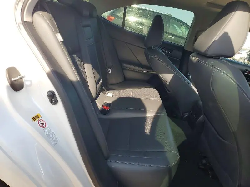 2016 LEXUS IS 200T BASE  