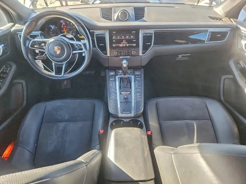 2017 PORSCHE MACAN   