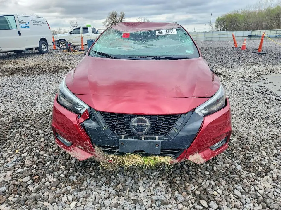 2021 NISSAN VERSA SR  