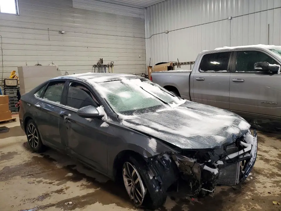 2025 VOLKSWAGEN JETTA SE  