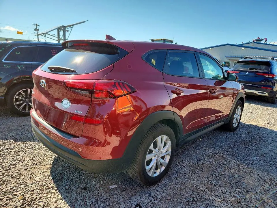 2021 HYUNDAI TUCSON SE  