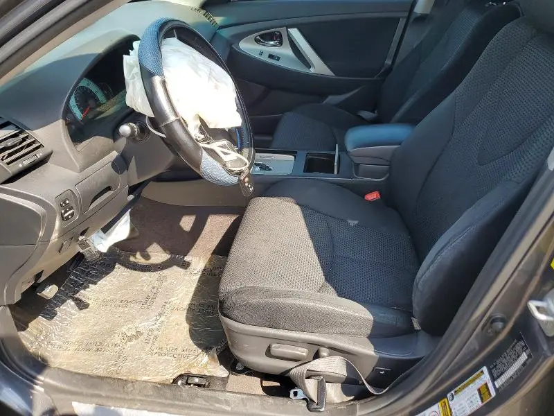 2011 TOYOTA CAMRY SE  