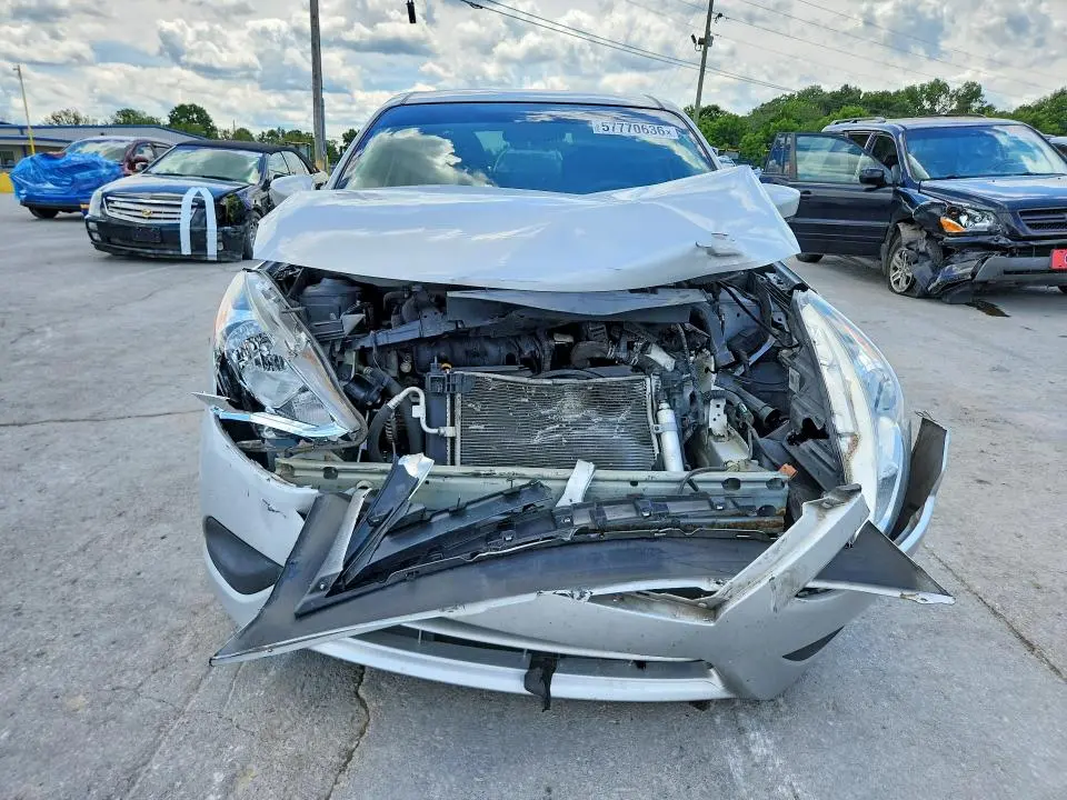 2019 NISSAN VERSA SV  