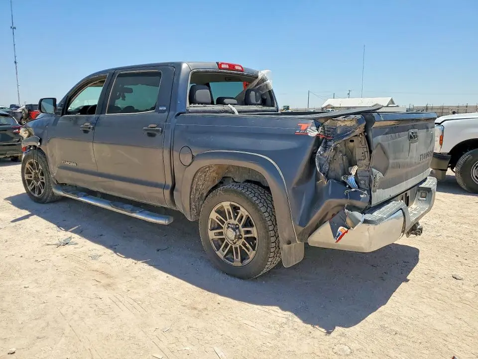 2016 TOYOTA TUNDRA CREWMAX SR5  