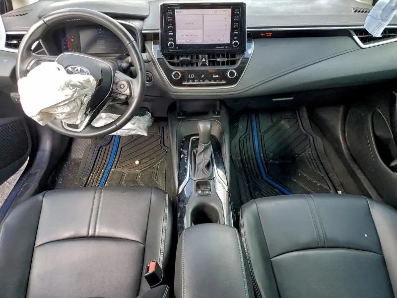 2020 TOYOTA COROLLA XLE  