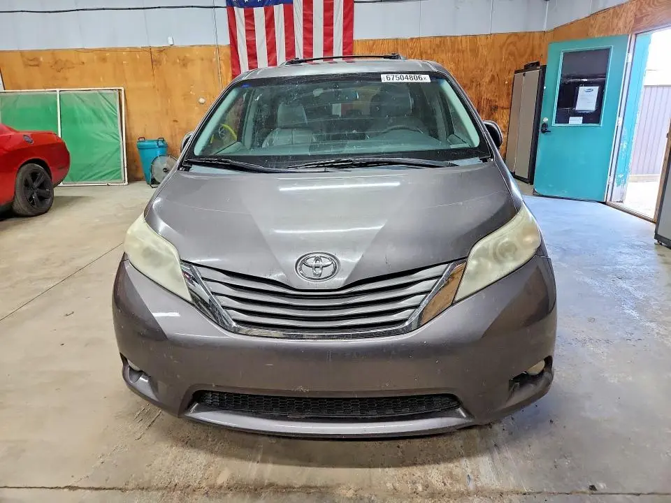 2011 TOYOTA SIENNA XLE 7-PASSENGER  