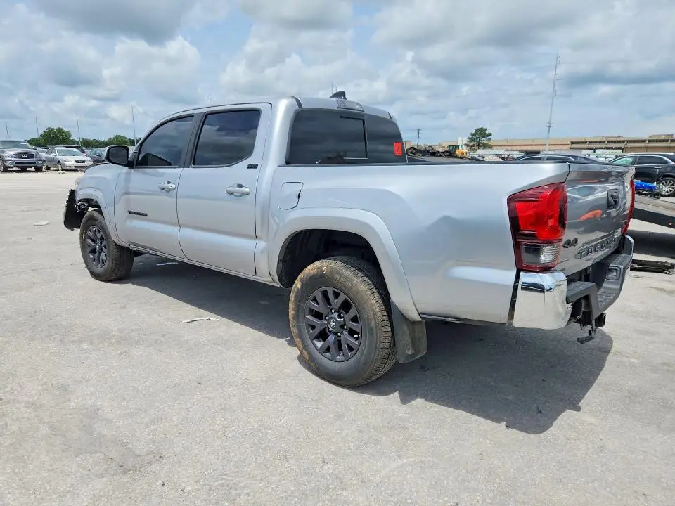 2022 TOYOTA TACOMA SR5 V6  