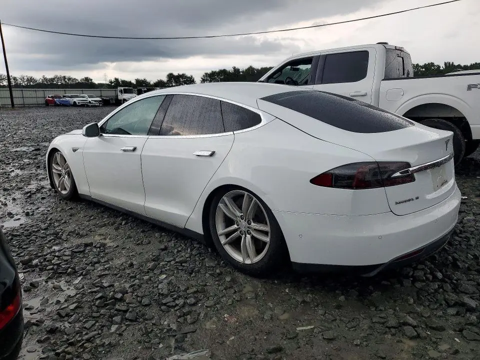 2015 TESLA MODEL S   