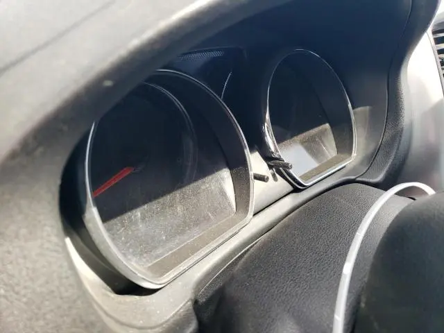 2019 NISSAN VERSA S  