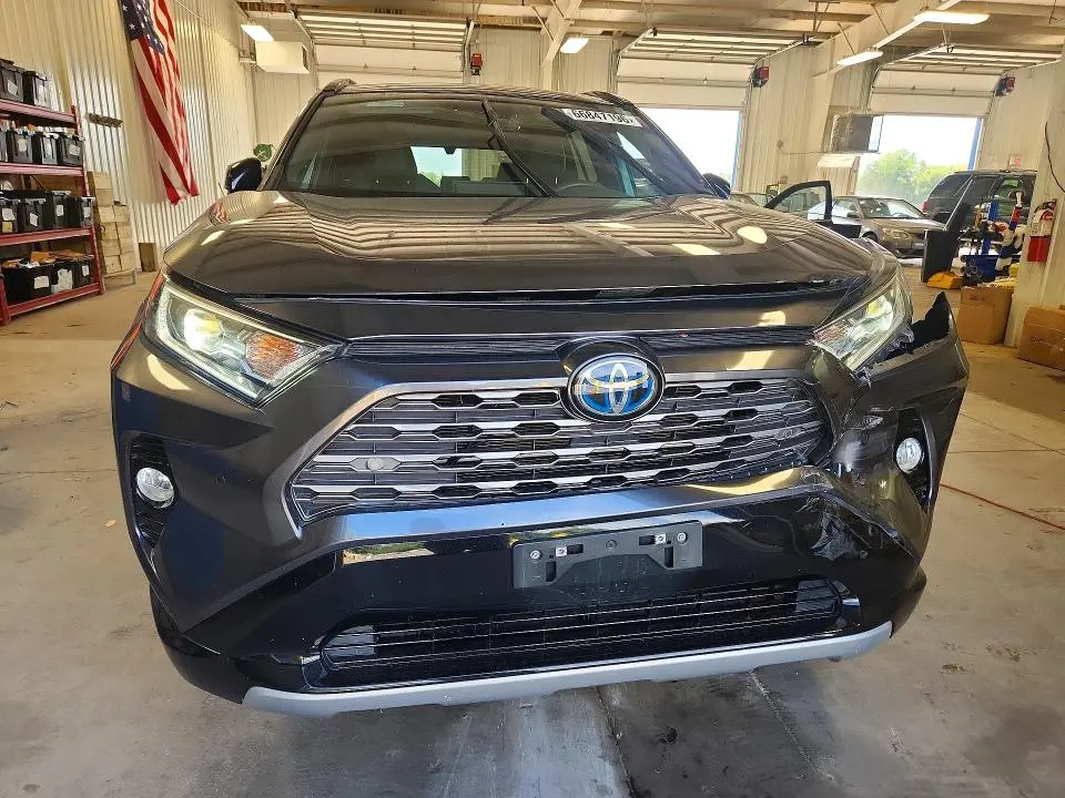 2021 TOYOTA RAV4 XSE  