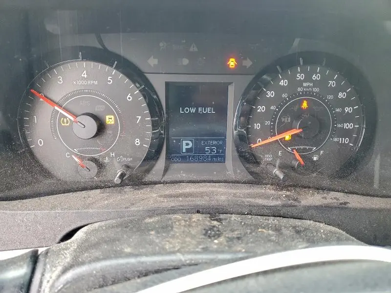 2015 TOYOTA SIENNA LE  