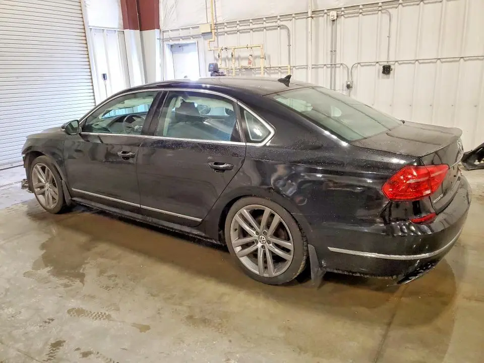 2016 VOLKSWAGEN PASSAT SE  