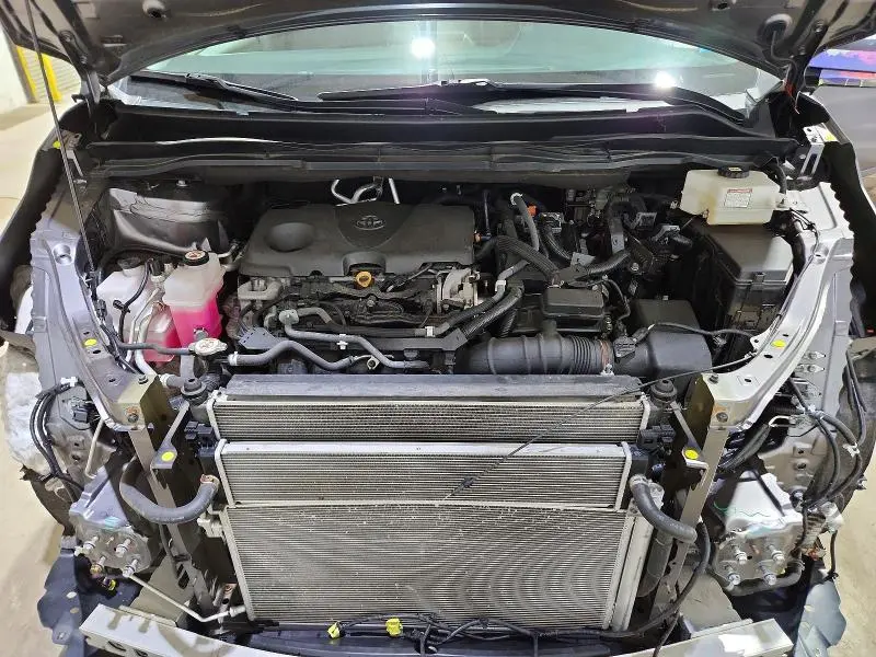 2021 TOYOTA SIENNA LE  