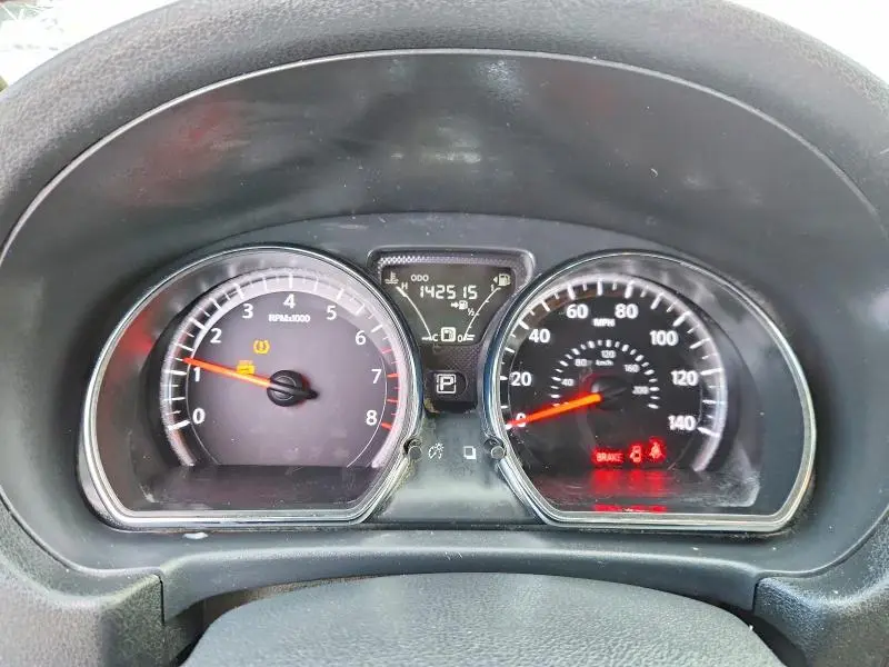 2015 NISSAN VERSA SL W   