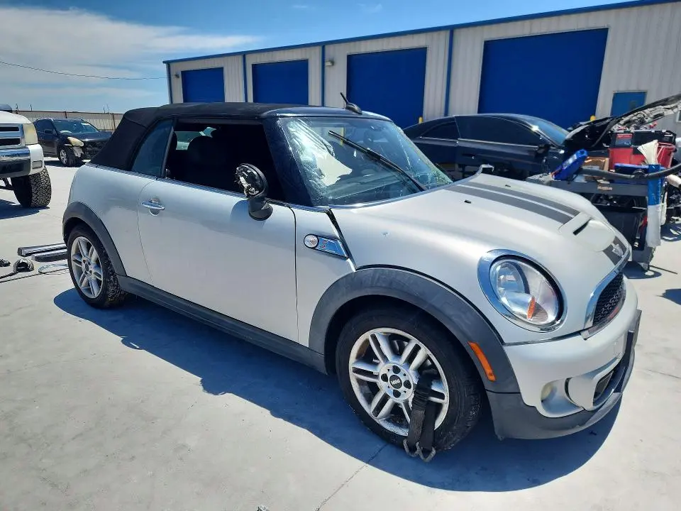 2014 MINI COOPER S  
