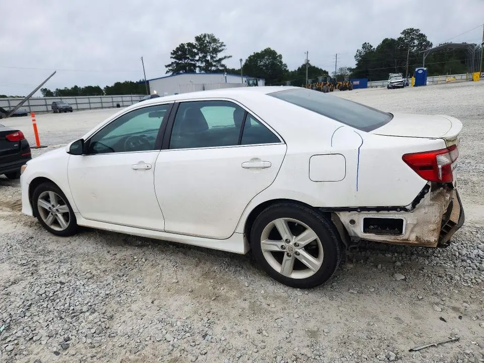 2013 TOYOTA CAMRY SE  